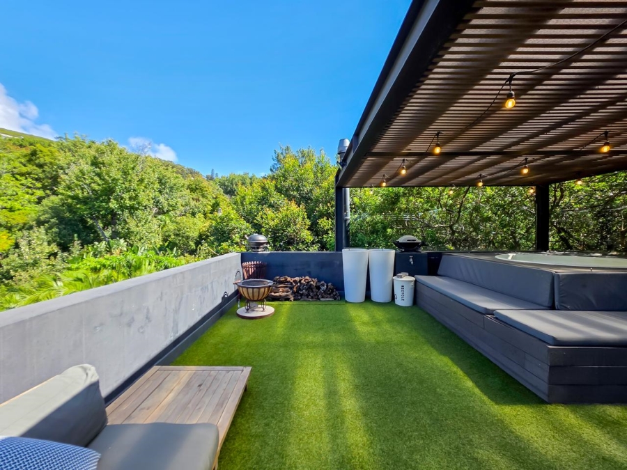 4 Bedroom Property for Sale in Higgovale Western Cape